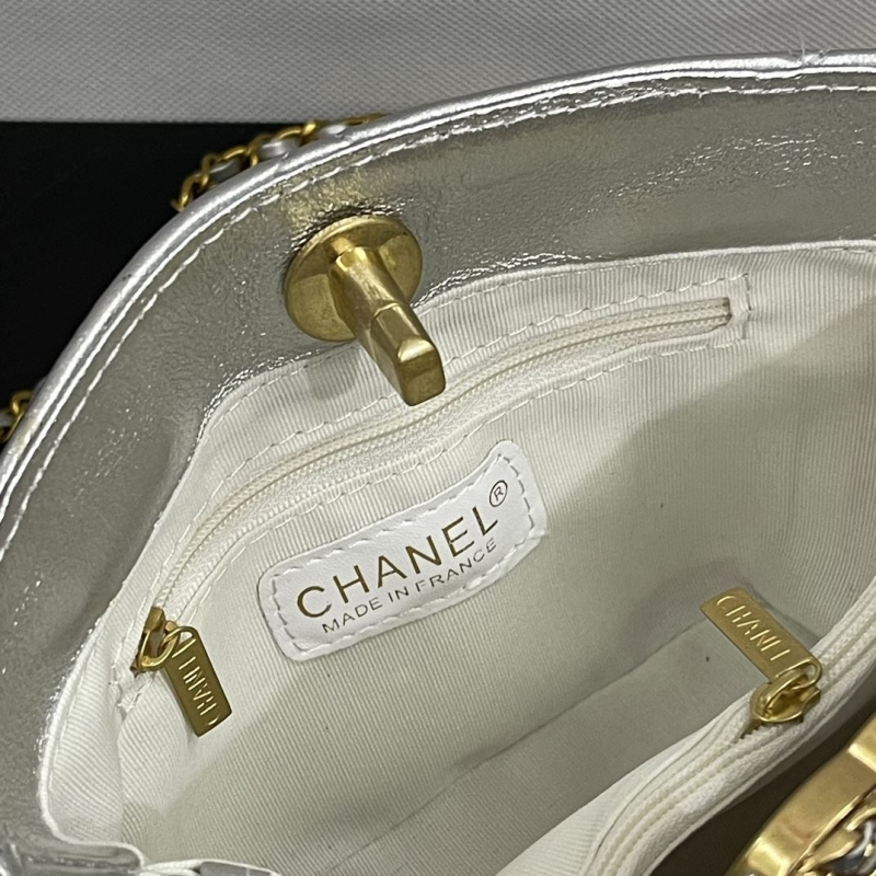 Ch**el bucket bags